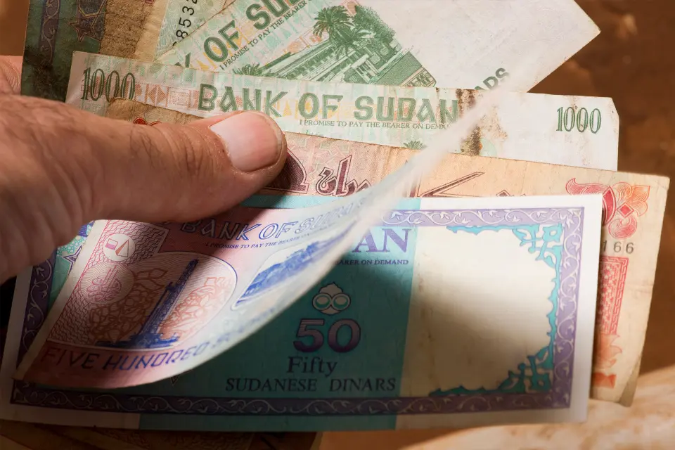 إجراءات مالية وتجارية غربي السودان ترسم اقتصادا موازيا