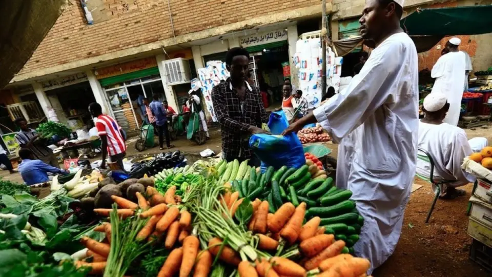 السودان: تراجع التضخم السنوي وسط استمرار معاناة الغلاء وتدهور قيمة الجنيه