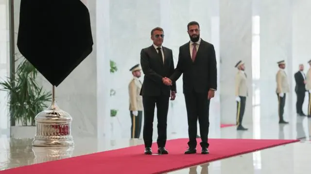 الرئيس الفرنسي إيمانويل ماكرون يلتقي بالرئيس السوري المؤقت أحمد الشرع في قصر الشعب في دمشق، سوريا، 7 يوليو 2026. رويترز/محمود حسانو