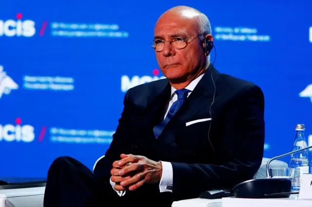لماذا عين الرئيس المصري أول مستشار سياسي بعد 12 عاما في الحكم ؟